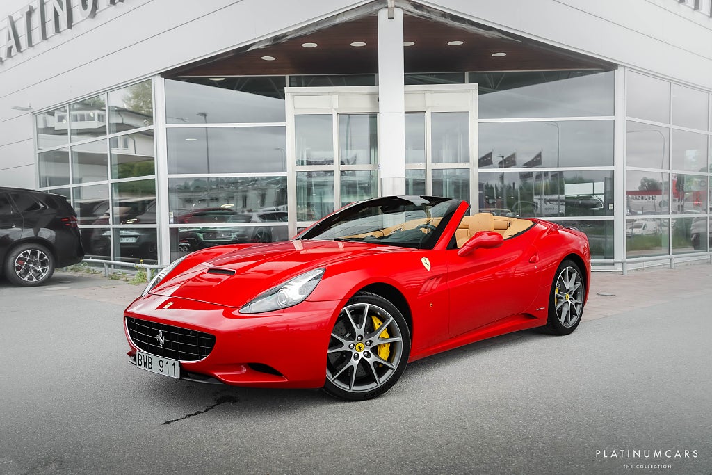 Ferrari California 4.3 V8 DCT 460hk / Sv.såld / Kolfiber / Låga mil!