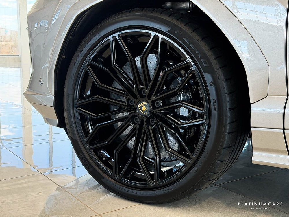 Lamborghini Urus SE 800hk / Ad Personam / LEASEBAR / Akrapovic