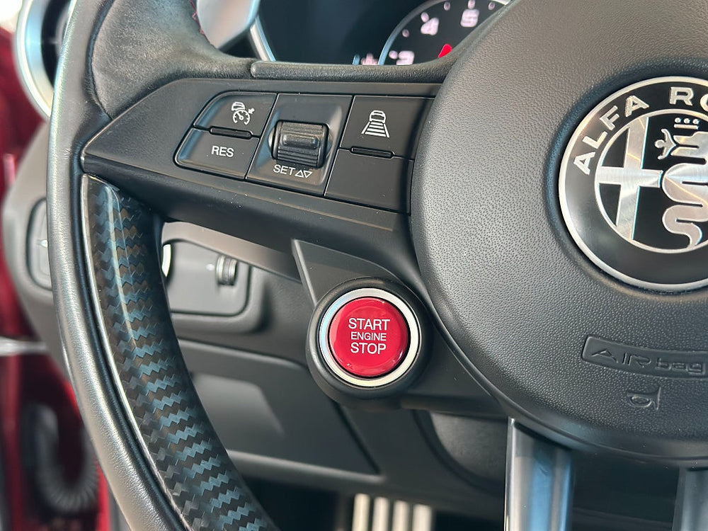 Alfa Romeo Giulia Quadrifoglio 510hk / H/K / Navi / Kolfiber / ACC