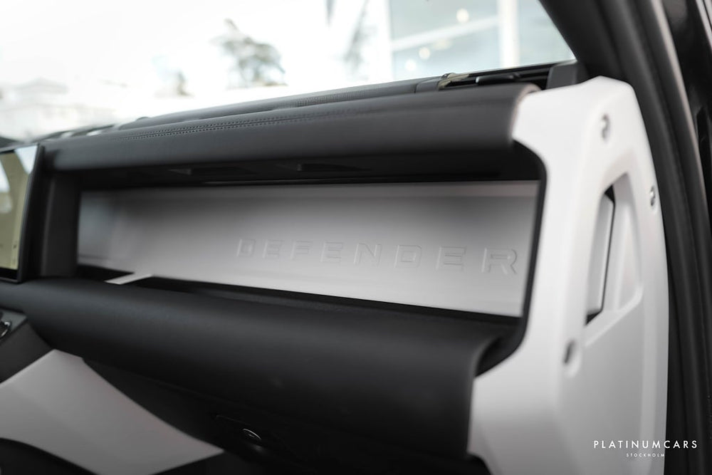 Land Rover Defender P300e PHEV X-Dynamic SE AWD 2025 / LEASEBAR