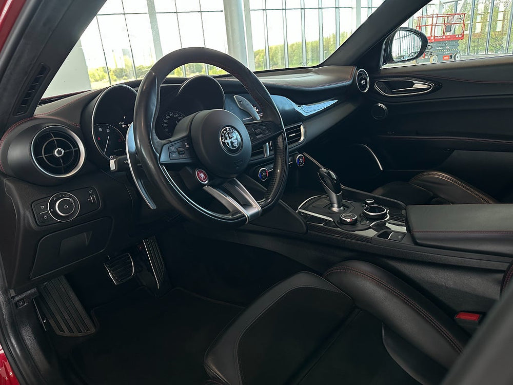Alfa Romeo Giulia Quadrifoglio 510hk / H/K / Navi / Kolfiber / ACC