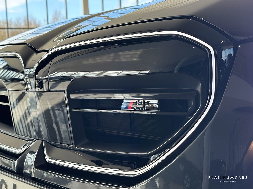 BMW M5 Touring 727hk 2025 / LEASEBAR / Iconic / B&W / Pano