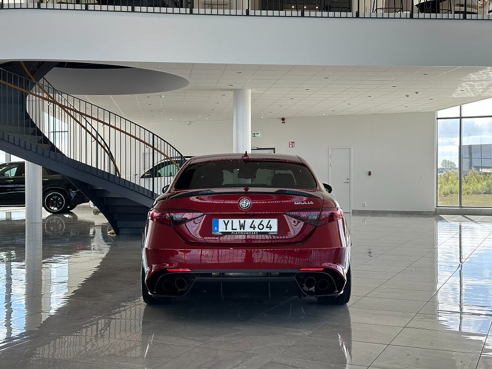 Alfa Romeo Giulia Quadrifoglio 510hk / H/K / Navi / Kolfiber / ACC
