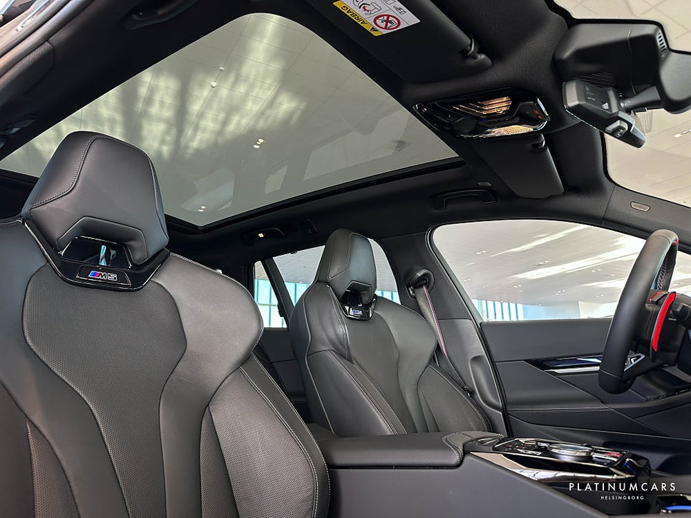 BMW M5 Touring 727hk 2025 / LEASEBAR / Iconic / B&W / Pano