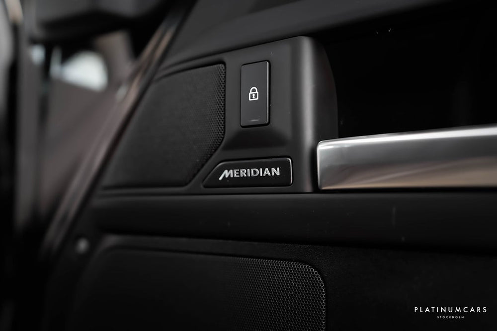 Land Rover Defender P300e PHEV X-Dynamic SE AWD 2025 / LEASEBAR