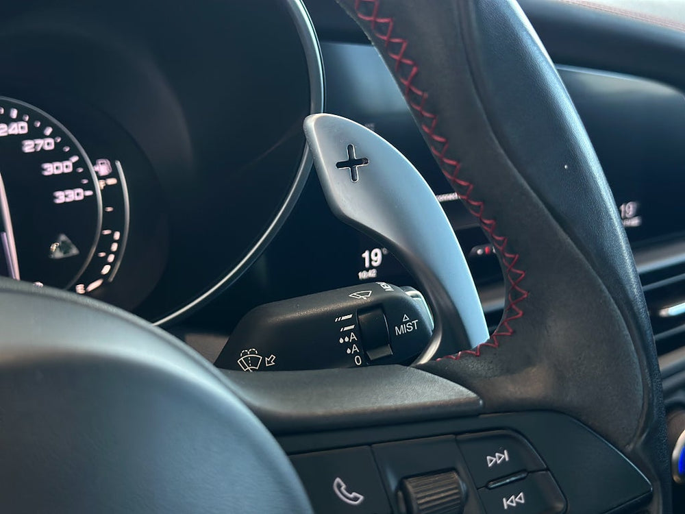 Alfa Romeo Giulia Quadrifoglio 510hk / H/K / Navi / Kolfiber / ACC