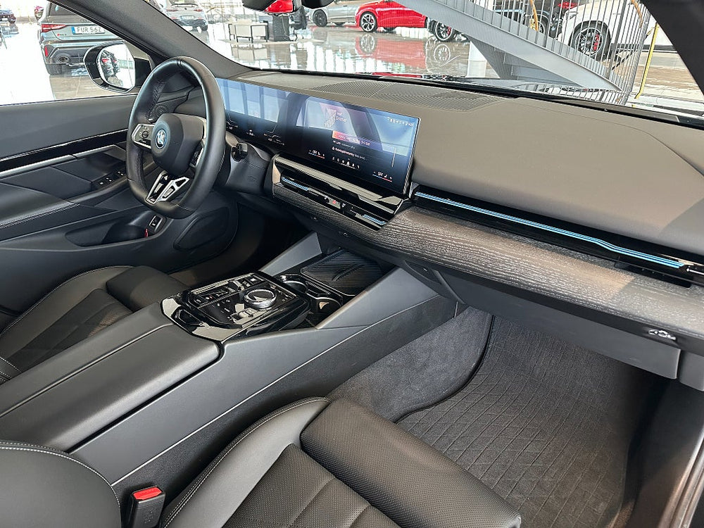 BMW 530e xDrive Touring 299hk / M Sport Performance / H&K