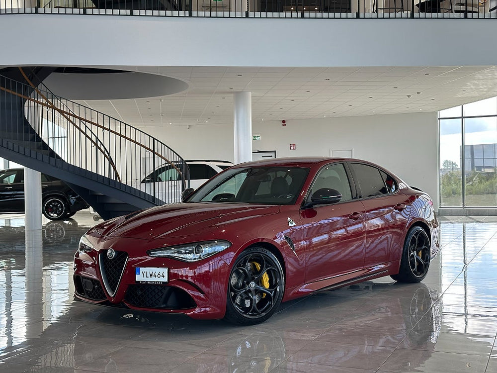 Alfa Romeo Giulia Quadrifoglio 510hk / H/K / Navi / Kolfiber / ACC