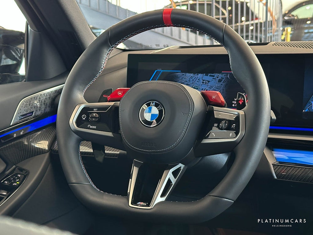 BMW M5 Touring 727hk 2025 / LEASEBAR / Iconic / B&W / Pano