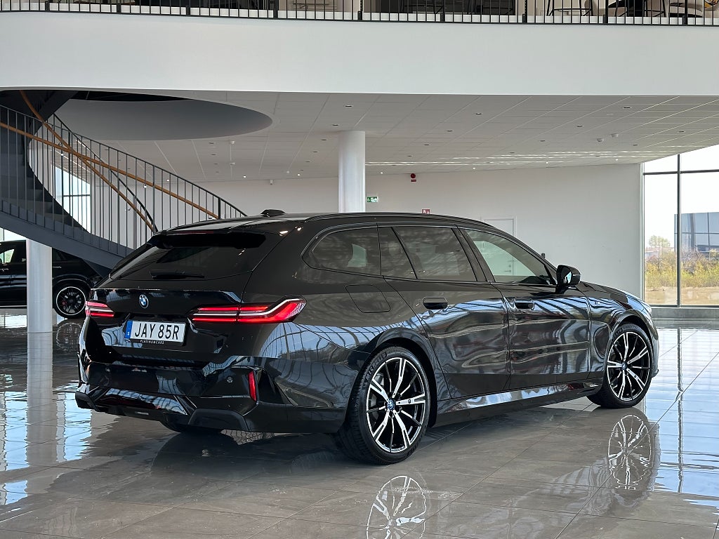 BMW 530e xDrive Touring 299hk / M Sport Performance / H&K