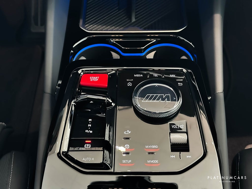 BMW M5 Touring 727hk 2025 / LEASEBAR / Iconic / B&W / Pano