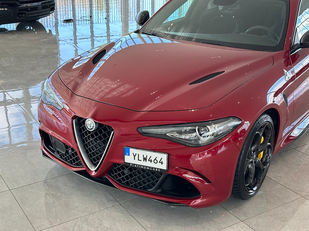 Alfa Romeo Giulia Quadrifoglio 510hk / H/K / Navi / Kolfiber / ACC