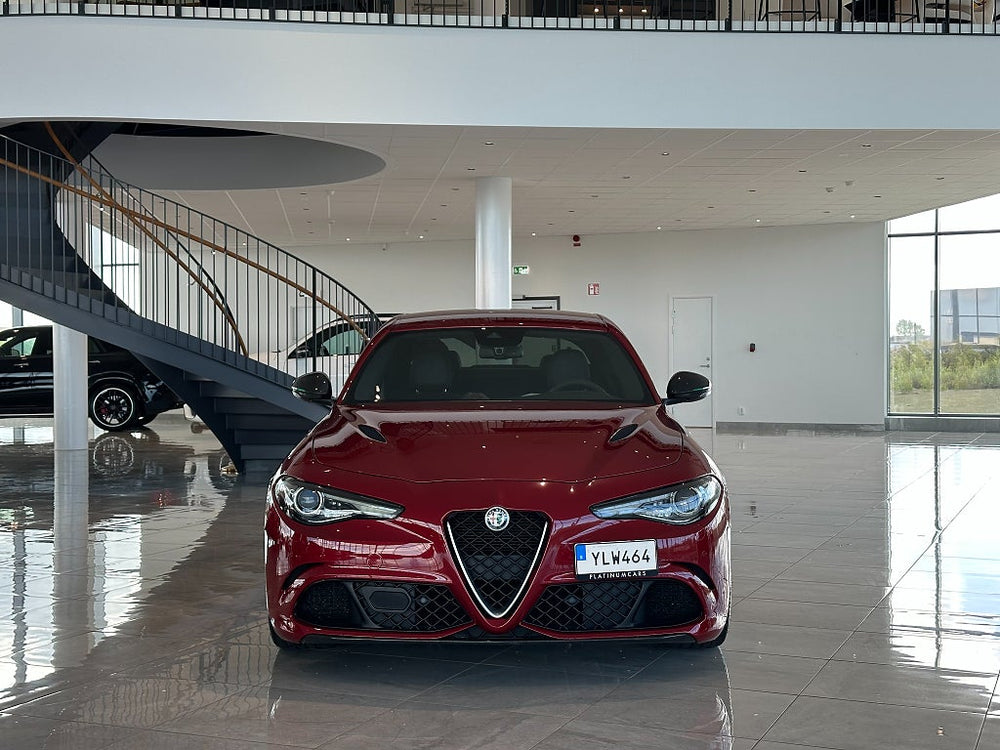 Alfa Romeo Giulia Quadrifoglio 510hk / H/K / Navi / Kolfiber / ACC