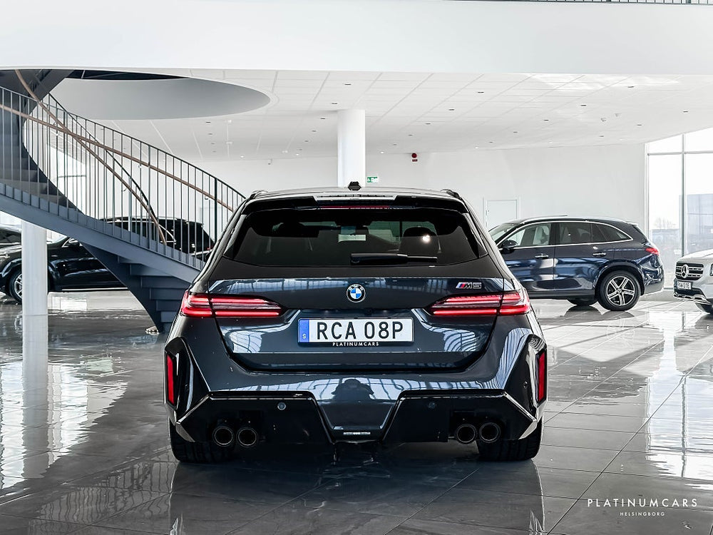 BMW M5 Touring 727hk 2025 / LEASEBAR / Iconic / B&W / Pano