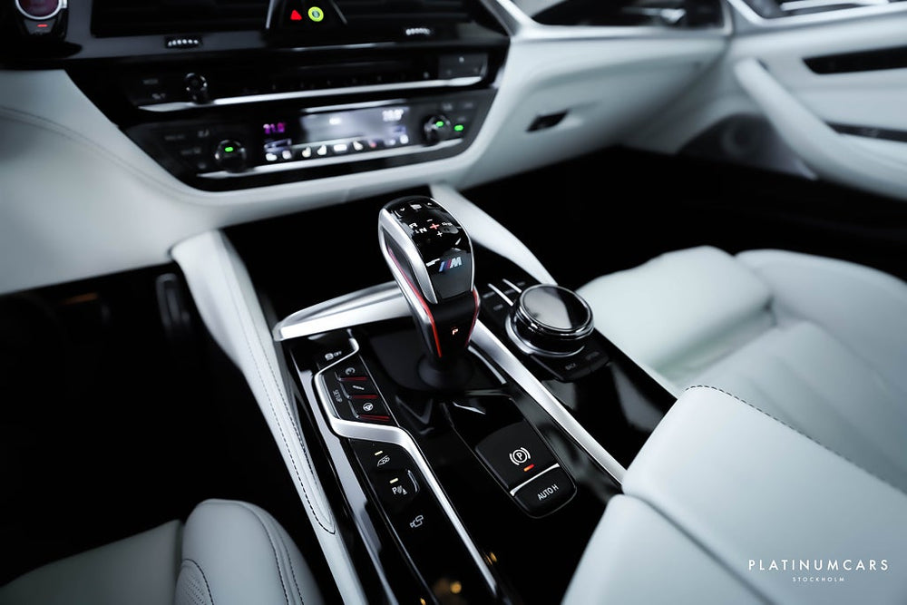 BMW M5 600hk / Sv.såld / M drive / Drag / B&W / Keramiska