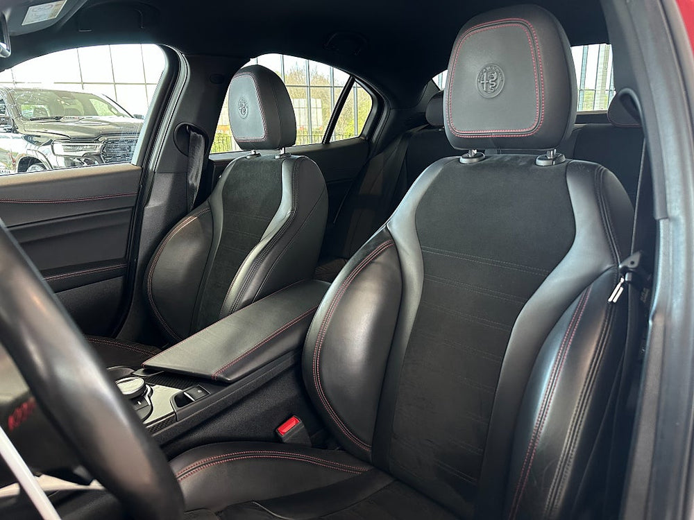 Alfa Romeo Giulia Quadrifoglio 510hk / H/K / Navi / Kolfiber / ACC