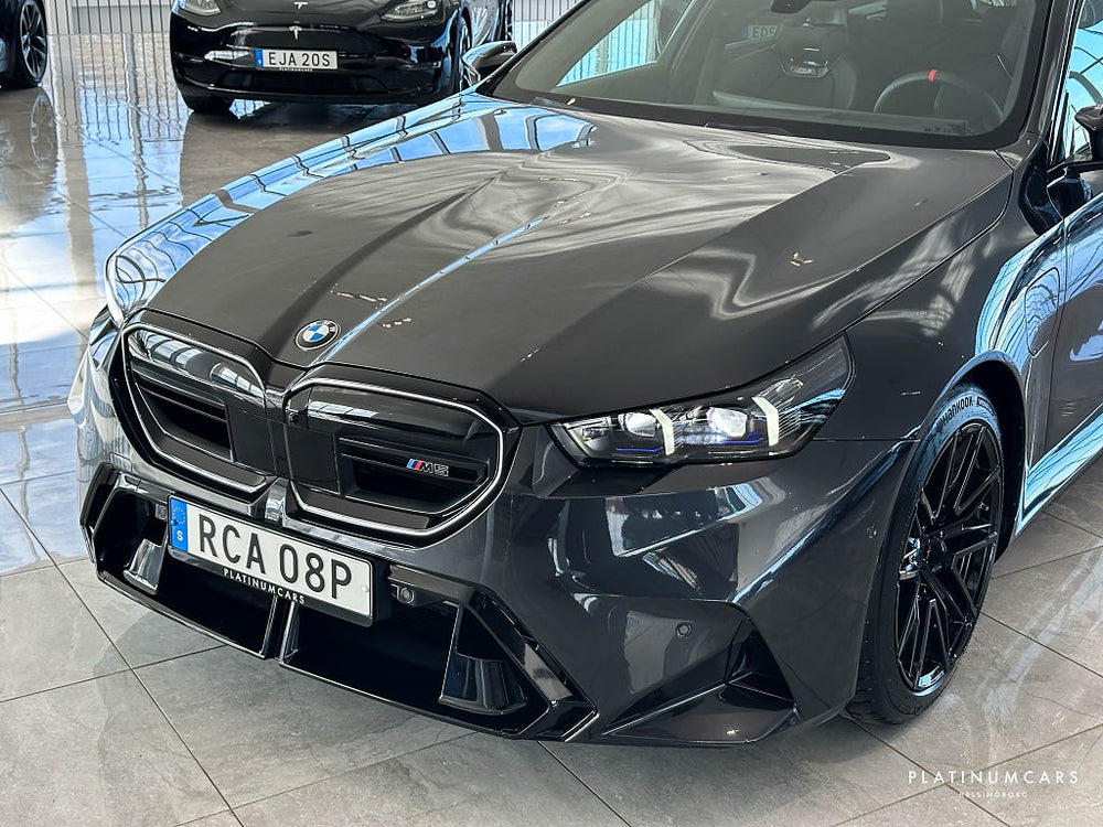 BMW M5 Touring 727hk 2025 / LEASEBAR / Iconic / B&W / Pano