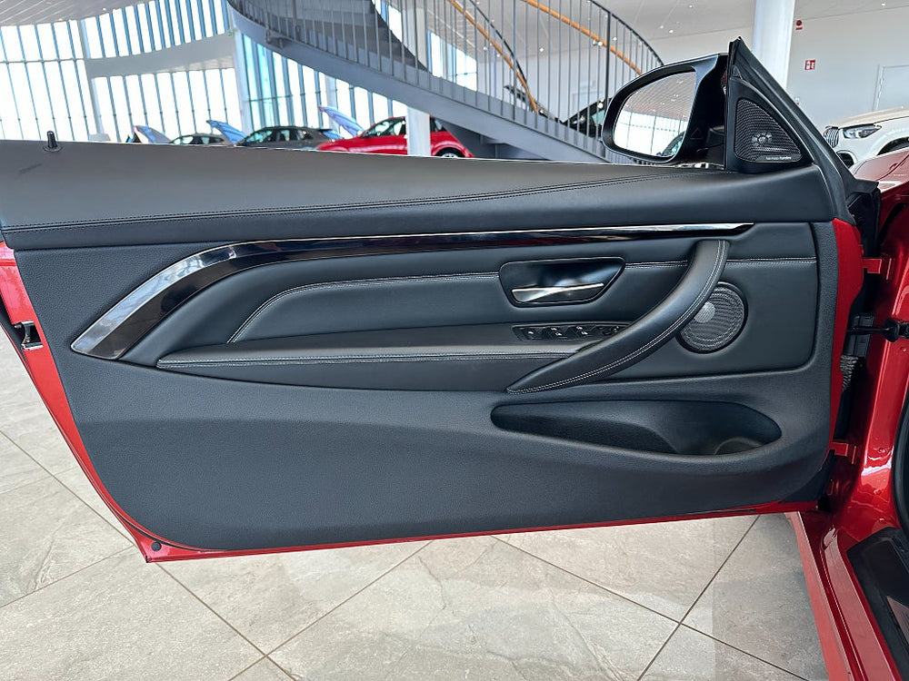 BMW M4 Cabriolet 431hk / Akrapovic / H/K / M Drivers Package