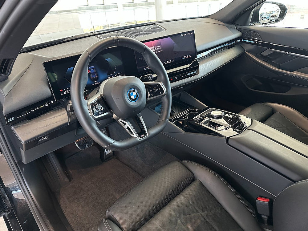 BMW 530e xDrive Touring 299hk / M Sport Performance / H&K